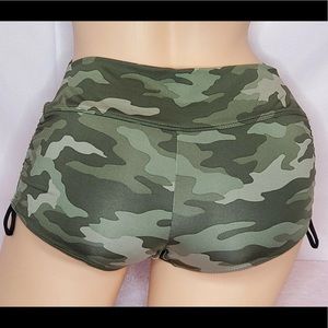 COPY - PINK Gym to Swim camo bottoms XS